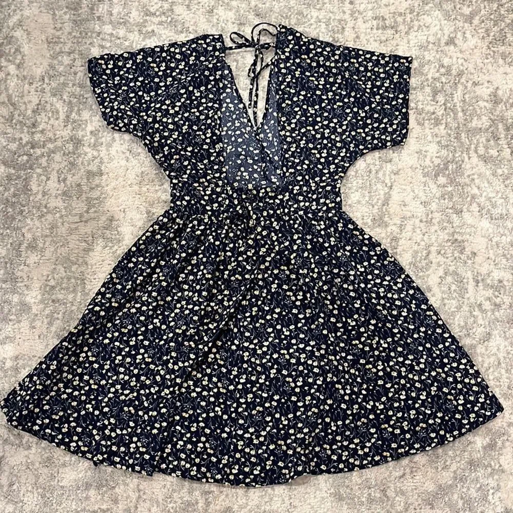 Backless Floral Print Dress - Picture 6 of 8